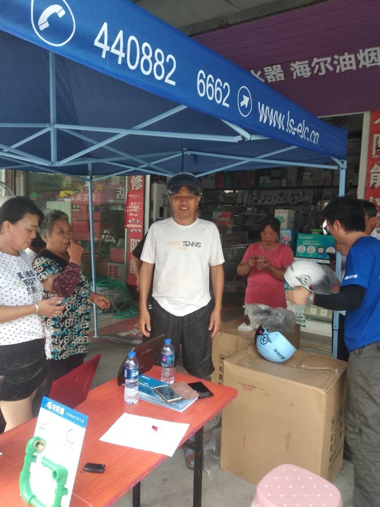 龍勝管海安運營中心助力“一盔一帶”,贈千頂安全盔以踐行社會責任 龍勝管海安運營中心助力“一盔一帶”,贈千頂安全盔以踐行社會責任